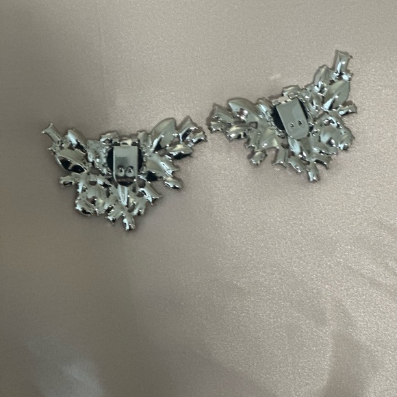 White House Black Market Jewelry Clips - Picture 5 of 7